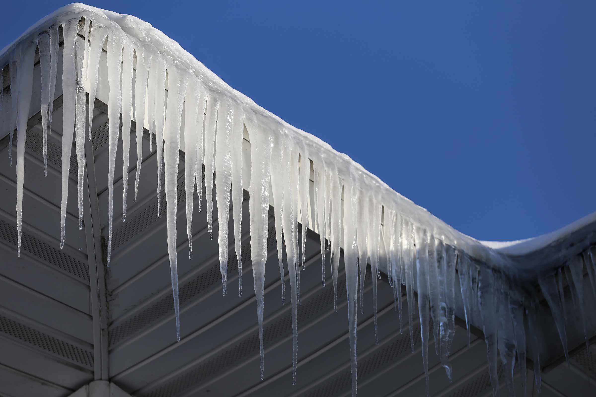 ice dam removal service maple grove