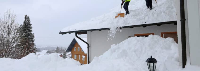 How to Tell it's Time to Remove Snow From Your Roof