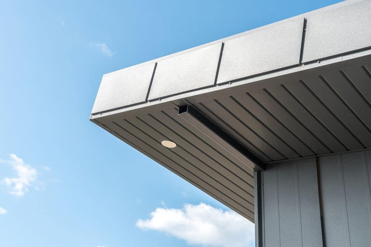 How Roof Overhangs Help Prevent Water Damage in Storms