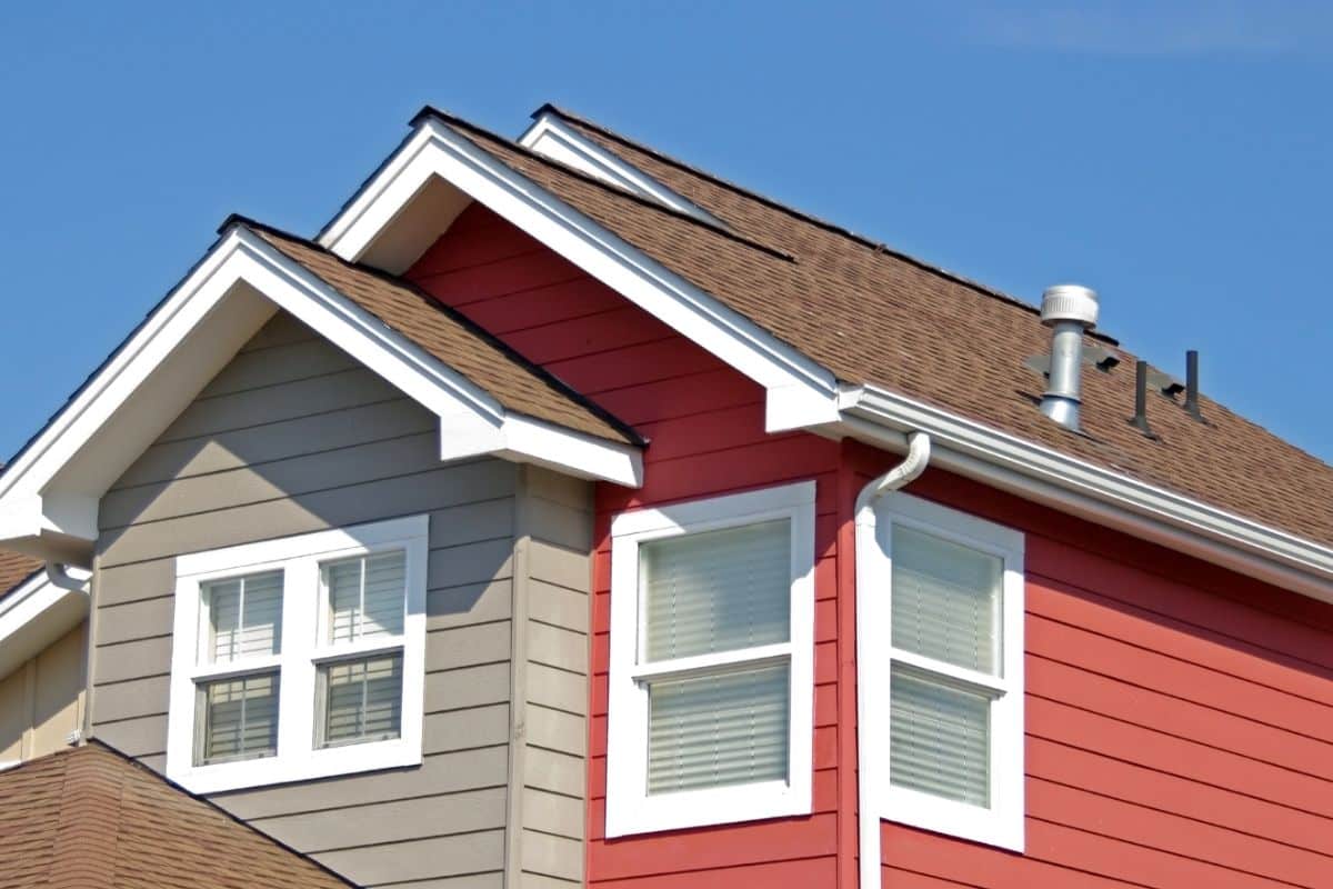 How Roof Overhangs Help Prevent Water Damage in Storms