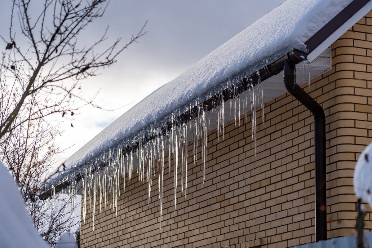 Why Custom Aluminum Gutters Are a Smart Choice for Minnesota Winters