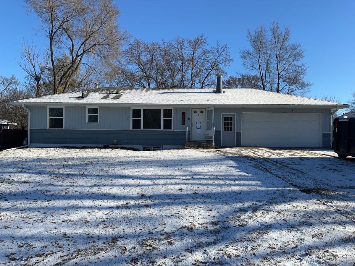 Light blue_gray ranch house